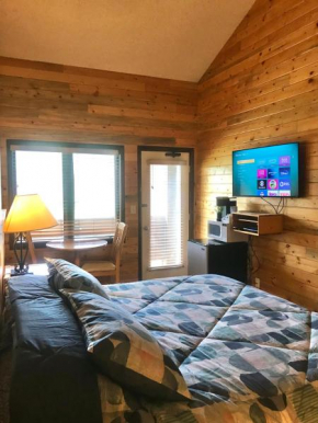 K-Suite-Mt View-Resort-Pool-Hot Tub-Near RMNP & WP